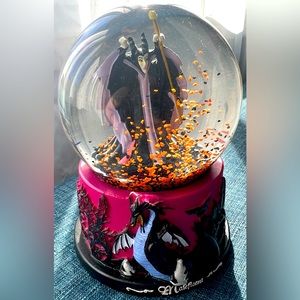 Disney Villains MALEFICENT 6” Water Snow Globe Music Box